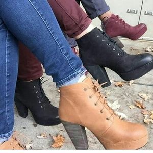Steve Madden Raspy Platform Booties
